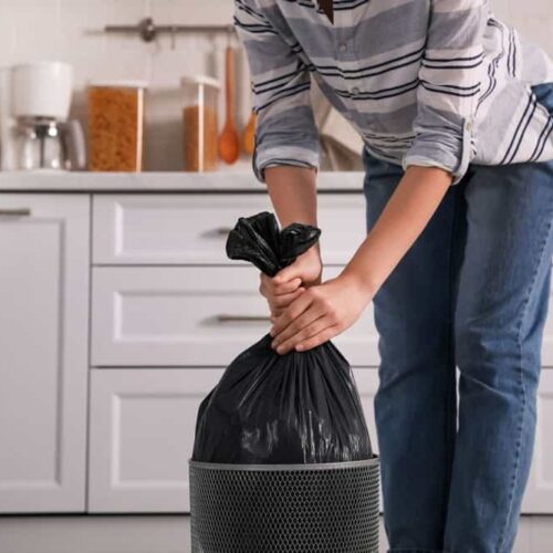8 ways to prevent trash bags from slipping